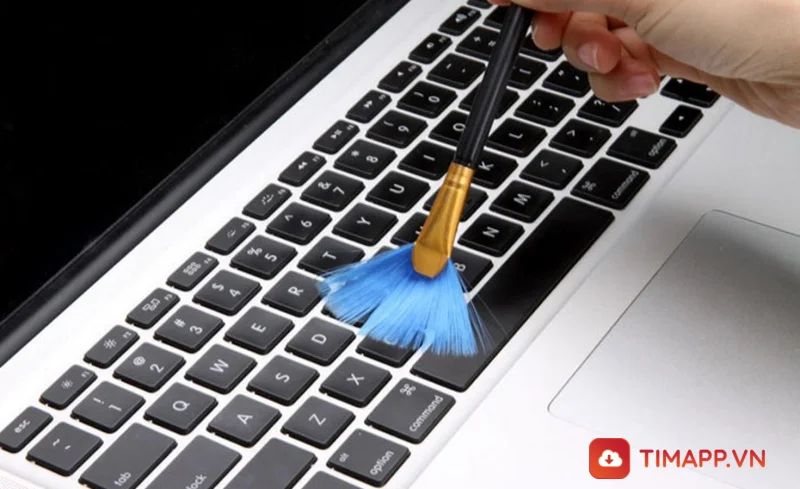 Hướng dẫn cách vệ sinh MacBook tại nhà đơn giản và hiệu quả nhất
