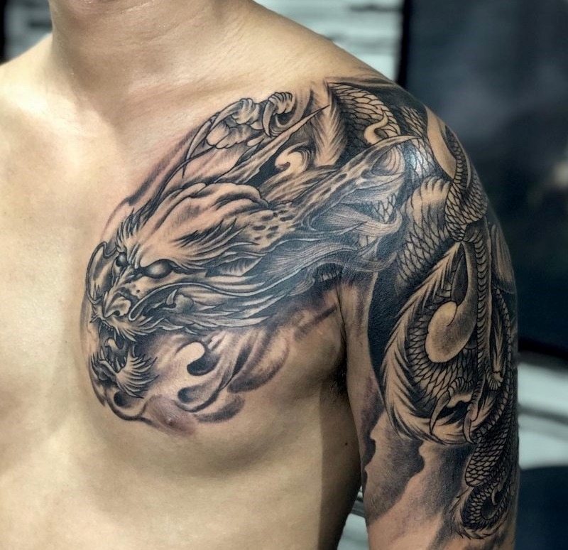 Hình xăm bả vai mạnh mẽ cho nam
