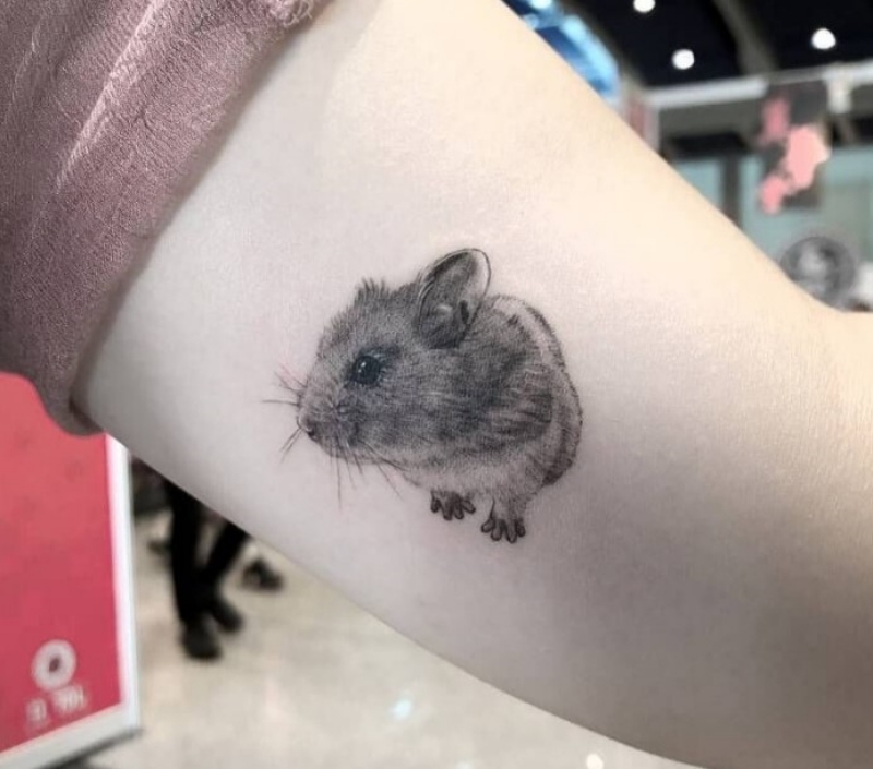 Hình xăm đẹp đơn giản ở tay cho nữ