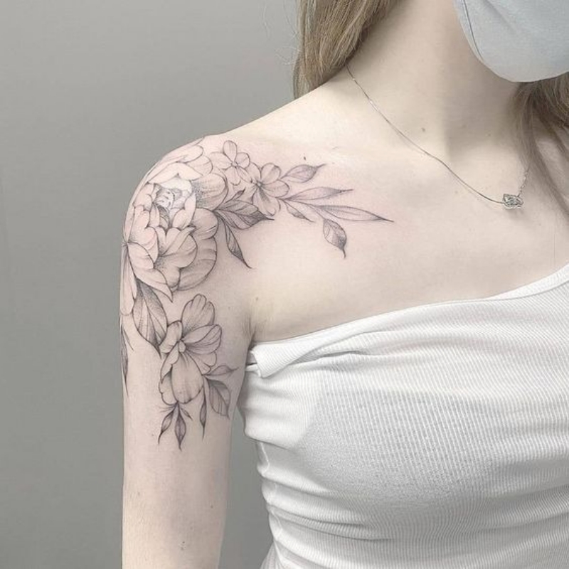 Hình xăm bả vai ấn tượng cho nữ