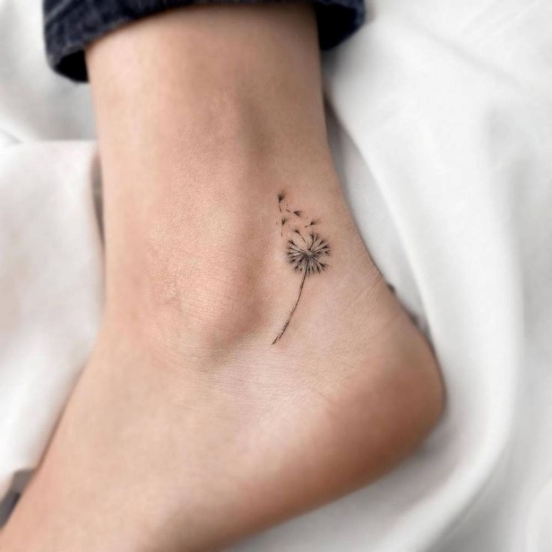 Hình xăm cổ chân được yêu thích nhất